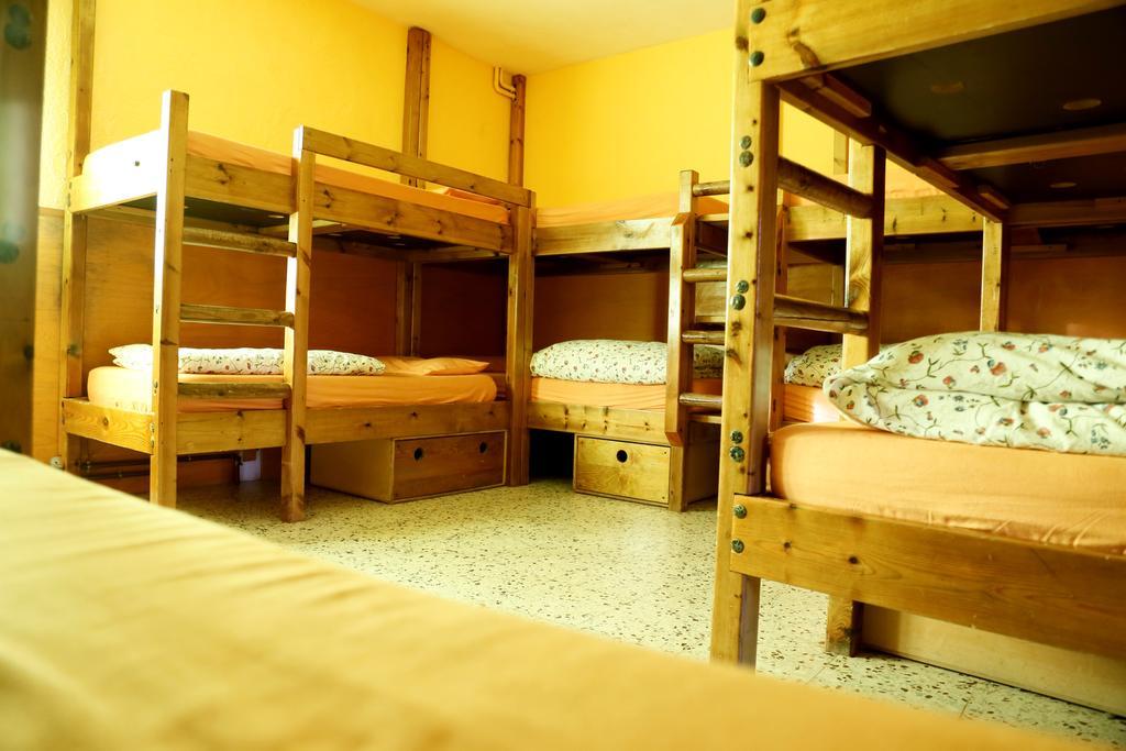 La Closa Hostel กัสเตยา-เด-นุก ภายนอก รูปภาพ